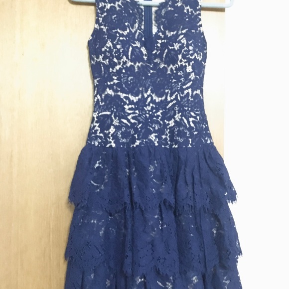 Lace Tiered Cocktail Dress - Picture 4 of 5